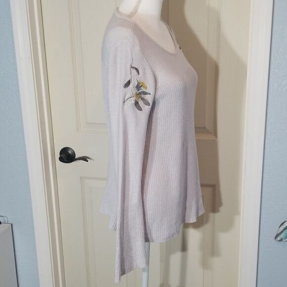 💸 3/12$-St John's Bay, floral knit bell sleeve sweater - Picture 5 of 8